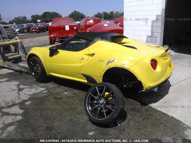 ZARBAAB42GM183390 - 2016 ALFA ROMEO 4C SPIDER YELLOW photo 3