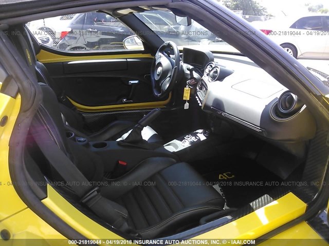 ZARBAAB42GM183390 - 2016 ALFA ROMEO 4C SPIDER YELLOW photo 5