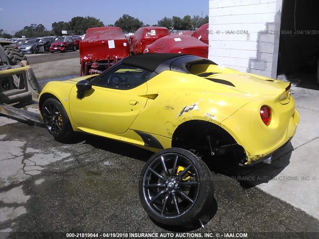 ZARBAAB42GM183390 - 2016 ALFA ROMEO 4C SPIDER YELLOW photo 6