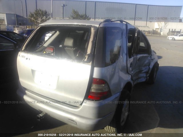 4JGAB54E11A255426 - 2001 MERCEDES-BENZ ML 320 SILVER photo 4