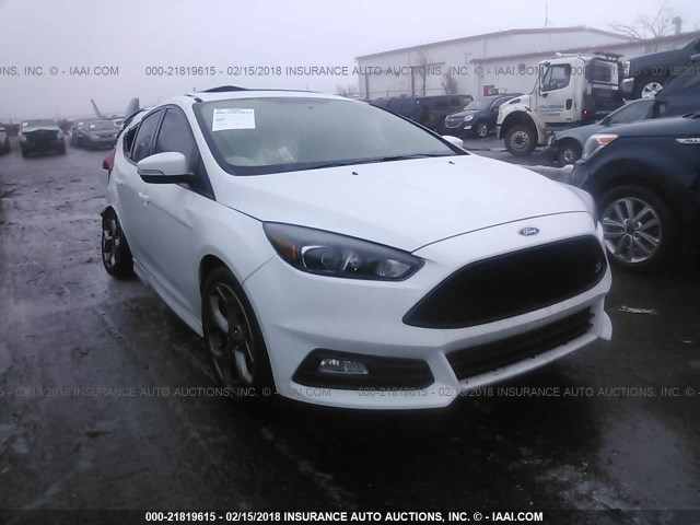 1FADP3L92HL328352 - 2017 FORD FOCUS ST WHITE photo 1