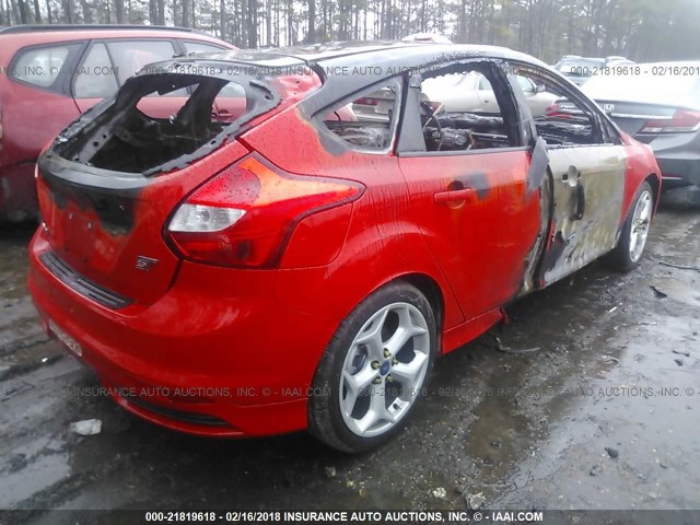 1FADP3L96DL260485 - 2013 FORD FOCUS ST RED photo 4