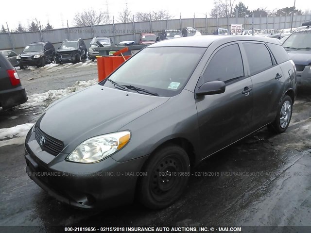 2T1KR32E87C636318 - 2007 TOYOTA COROLLA MATRIX XR GRAY photo 2