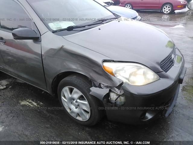 2T1KR32E87C636318 - 2007 TOYOTA COROLLA MATRIX XR GRAY photo 6