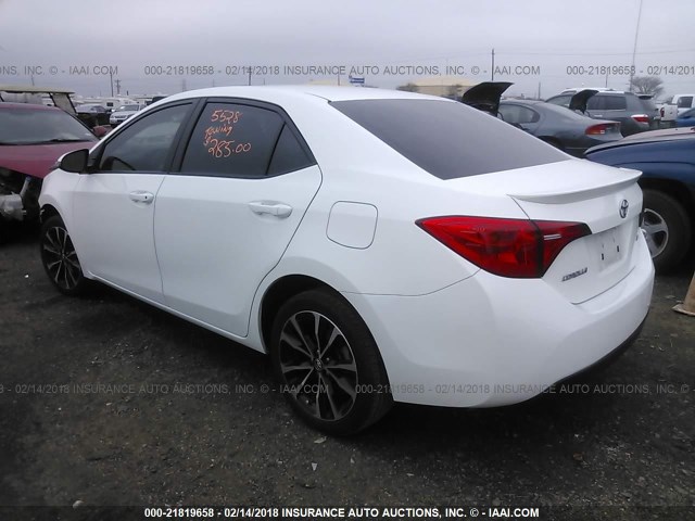 5YFBURHE0HP574908 - 2017 TOYOTA COROLLA L/LE/XLE/SE/XSE WHITE photo 3