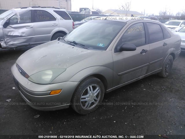 1FAFP34374W174524 - 2004 FORD FOCUS SE COMFORT/SE SPORT GOLD photo 2