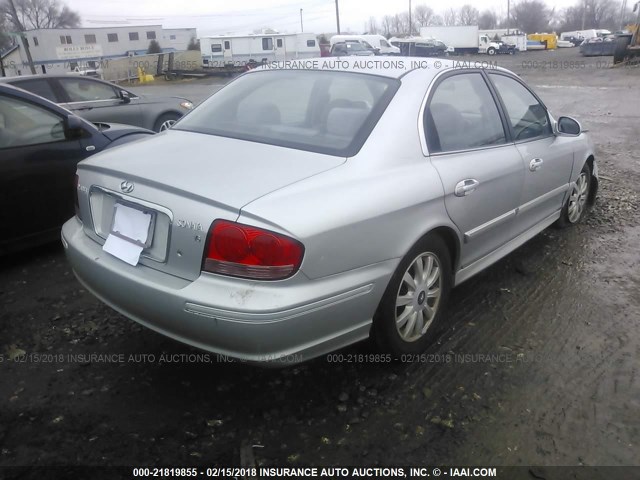 KMHWF35H25A133977 - 2005 HYUNDAI SONATA GLS/LX SILVER photo 4