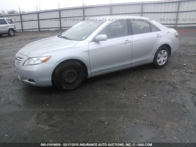 4T1BE46KX7U653363 - 2007 TOYOTA CAMRY NEW GENERAT CE/LE/XLE/SE SILVER photo 2