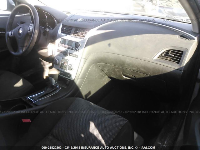 1G1ZC5EU1BF290720 - 2011 CHEVROLET MALIBU 1LT 银色 照片 5