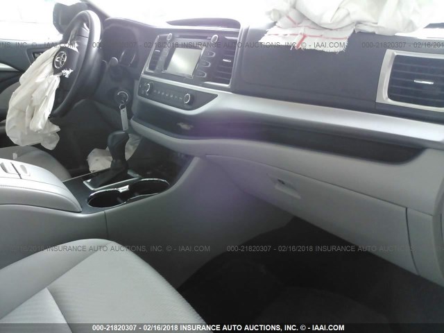 5TDZZRFH8HS220204 - 2017 TOYOTA HIGHLANDER LE/LE PLUS GRAY photo 5