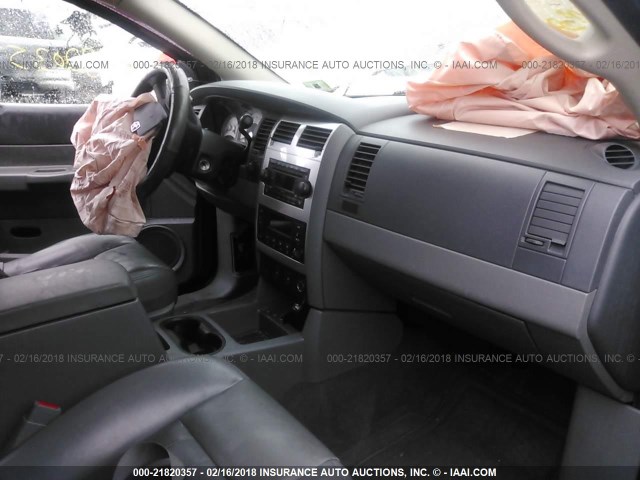 1D4HB58D75F574300 - 2005 DODGE DURANGO LIMITED MAROON photo 5