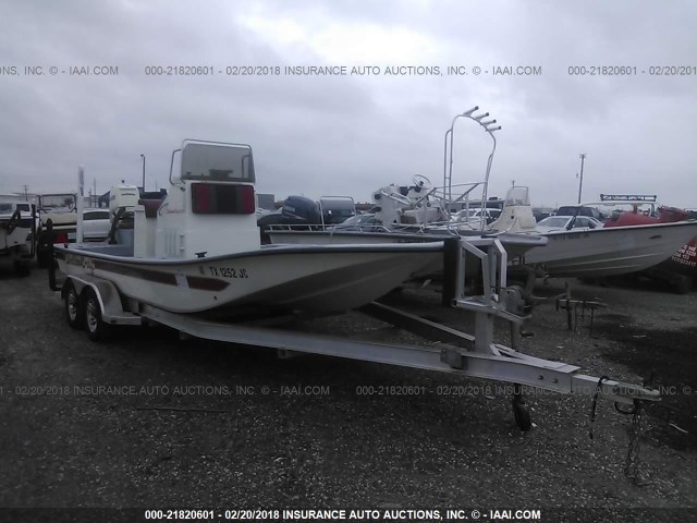 EHW00117J999 - 1999 SHALLOW SPORT BOAT BOAT AND TRAILER  WHITE photo 1