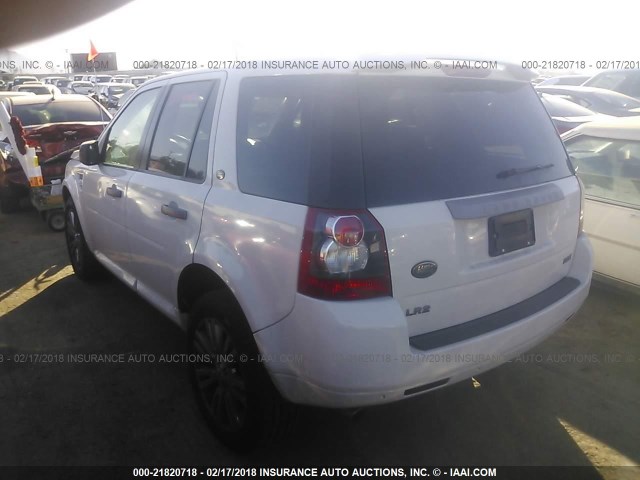 SALFT24N99H123905 - 2009 LAND ROVER LR2 HSE TECHNOLOGY WHITE photo 3