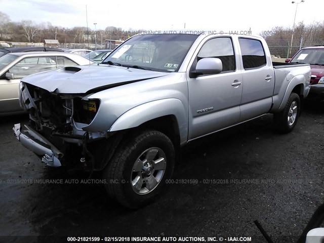 5TEMU52N36Z259442 - 2006 TOYOTA TACOMA DOUBLE CAB LONG BED SILVER photo 2