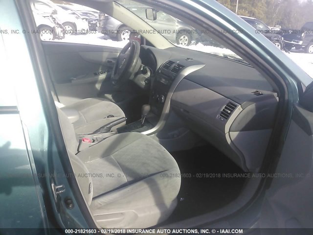 JTDBL40E09J034627 - 2009 TOYOTA COROLLA LE/XLE GREEN photo 5
