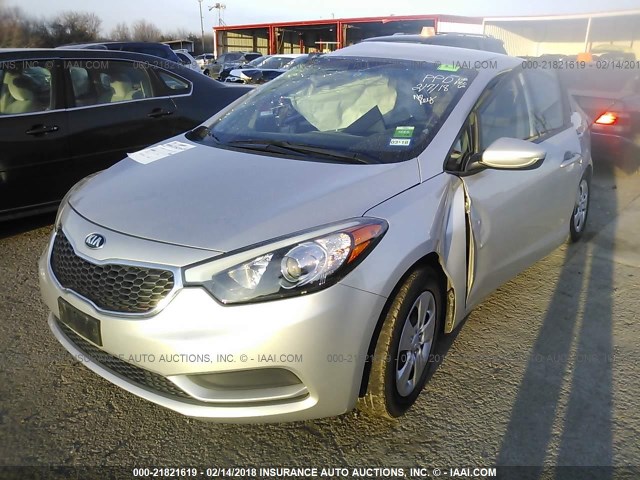 KNAFK4A61G5519485 - 2016 KIA FORTE LX SILVER photo 2