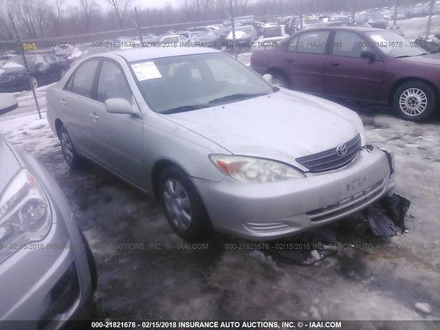4T1BE32K34U295972 - 2004 TOYOTA CAMRY LE/XLE/SE ვერცხლისფერი ფოტო 1