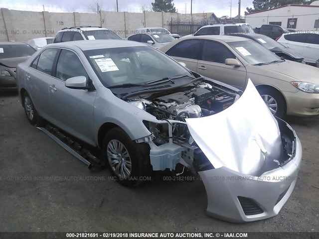 4T4BF1FK6ER414343 - 2014 TOYOTA CAMRY L/SE/LE/XLE SILVER photo 1