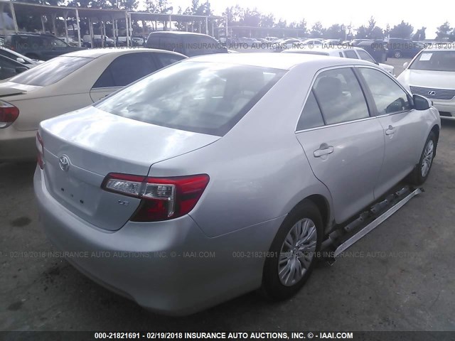 4T4BF1FK6ER414343 - 2014 TOYOTA CAMRY L/SE/LE/XLE ვერცხლისფერი ფოტო 4