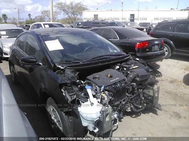 3KPFK4A7XHE052892 - 2017 KIA FORTE LX BLACK photo 1