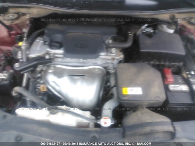 4T1BF1FK1HU616392 - 2017 TOYOTA CAMRY LE/XLE/SE/XSE წითელი ფოტო 10