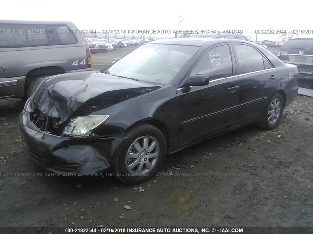 4T1BF30K42U002464 - 2002 TOYOTA CAMRY LE/XLE/SE BLACK photo 2