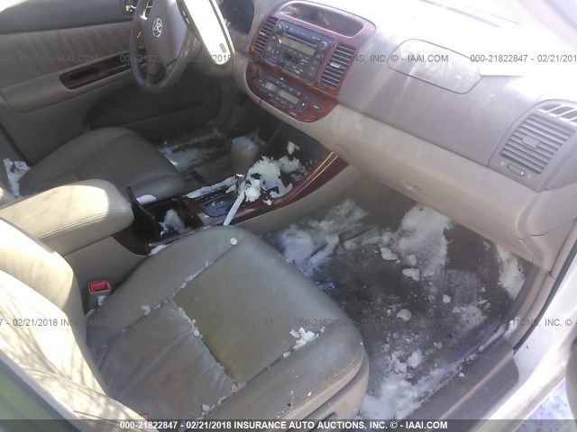 4T1BE30K24U299790 - 2004 TOYOTA CAMRY LE/XLE/SE 白色 照片 5
