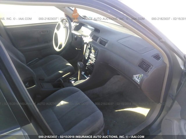 JT2BF22K0X0234742 - 1999 TOYOTA CAMRY LE/XLE Qızıl foto 5