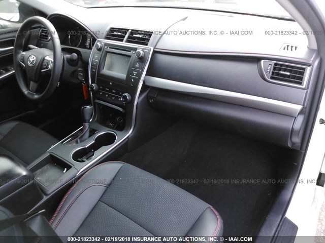 4T1BF1FK1GU159405 - 2016 TOYOTA CAMRY LE/XLE/SE/XSE Blanc photo 5