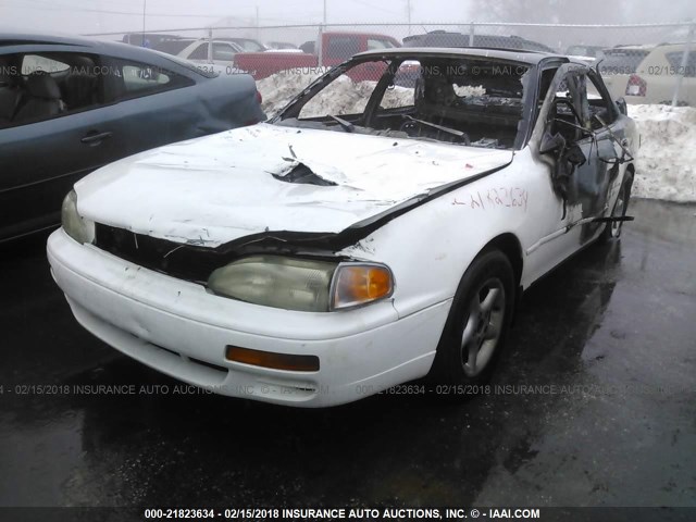 4T1BG12K5TU920689 - 1996 TOYOTA CAMRY DX/LE/XLE WHITE photo 2