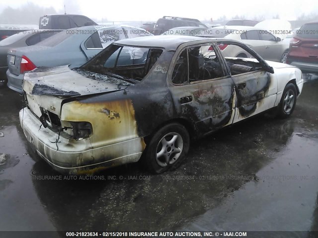 4T1BG12K5TU920689 - 1996 TOYOTA CAMRY DX/LE/XLE WHITE photo 4