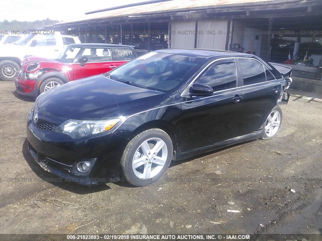 4T1BF1FK0DU671104 - 2013 TOYOTA CAMRY L/SE/LE/XLE BLACK photo 2