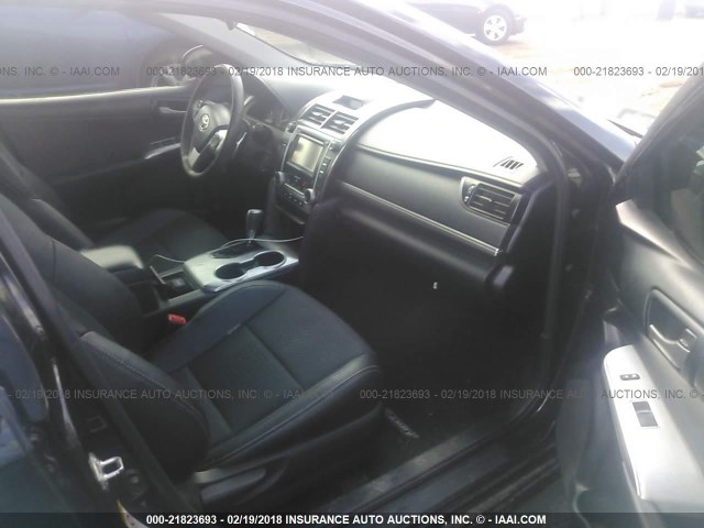 4T1BF1FK0DU671104 - 2013 TOYOTA CAMRY L/SE/LE/XLE 黑色 照片 5