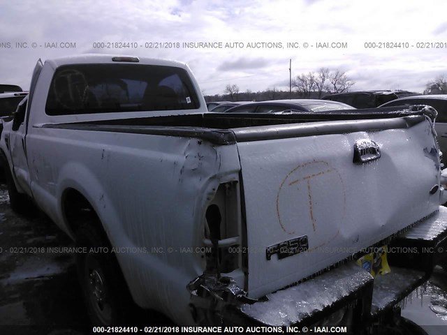 1FTSF20R88EE55484 - 2008 FORD F250 SUPER DUTY WHITE photo 3
