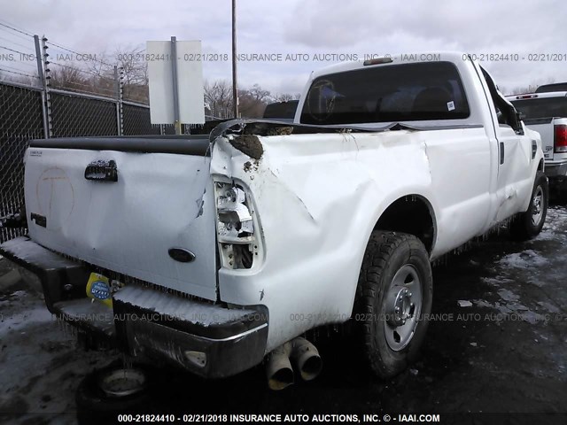 1FTSF20R88EE55484 - 2008 FORD F250 SUPER DUTY WHITE photo 4