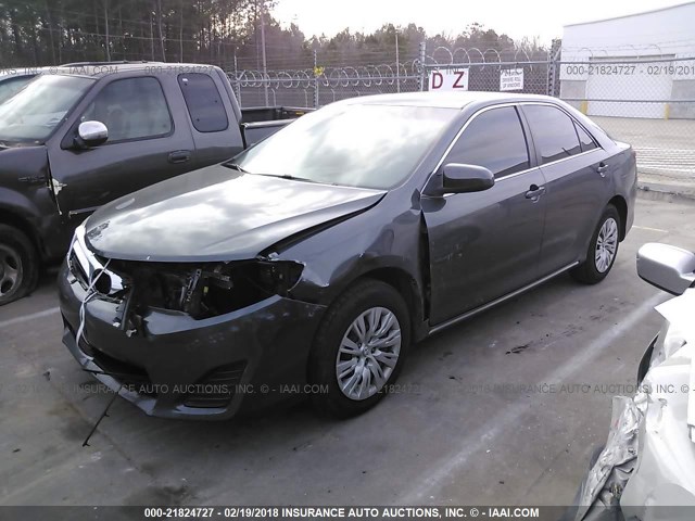 4T4BF1FK0DR280959 - 2013 TOYOTA CAMRY L/SE/LE/XLE GRAY photo 2