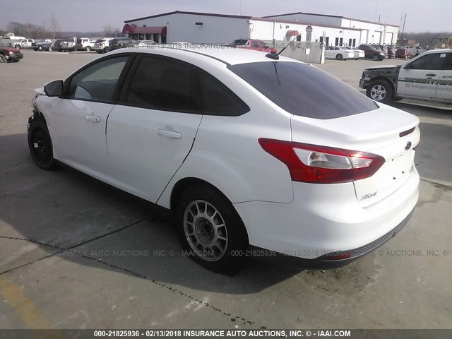 1FADP3F21DL125218 - 2013 FORD FOCUS WHITE photo 3