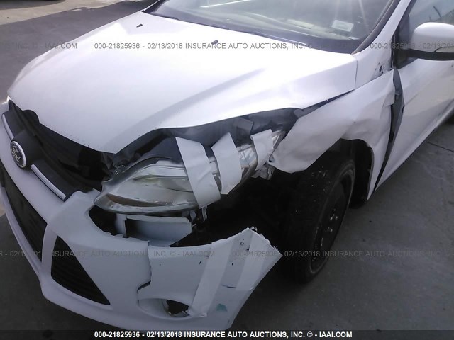 1FADP3F21DL125218 - 2013 FORD FOCUS WHITE photo 6