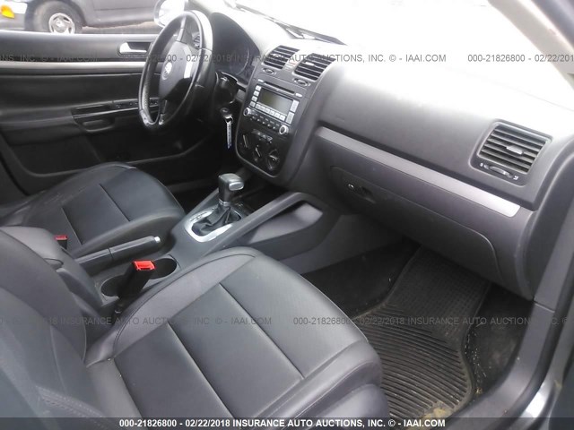 3VWRJ71KX8M195270 - 2008 VOLKSWAGEN JETTA WOLFSBURG 灰色 照片 5