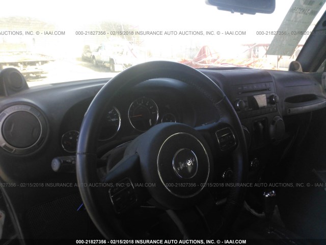 1C4GJWAG4DL687112 - 2013 JEEP WRANGLER SPORT 黑色 照片 5