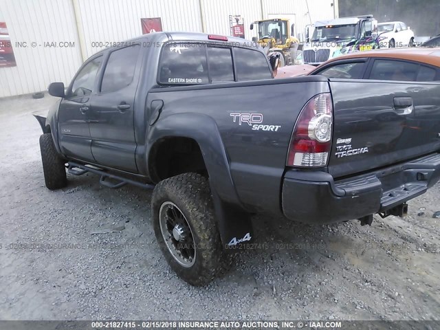 3TMLU4EN7DM121639 - 2013 TOYOTA TACOMA DOUBLE CAB GRAY photo 3