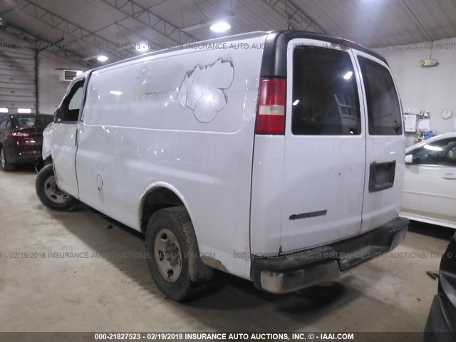 1GCGG25C591139573 - 2009 CHEVROLET EXPRESS G2500  WHITE photo 3