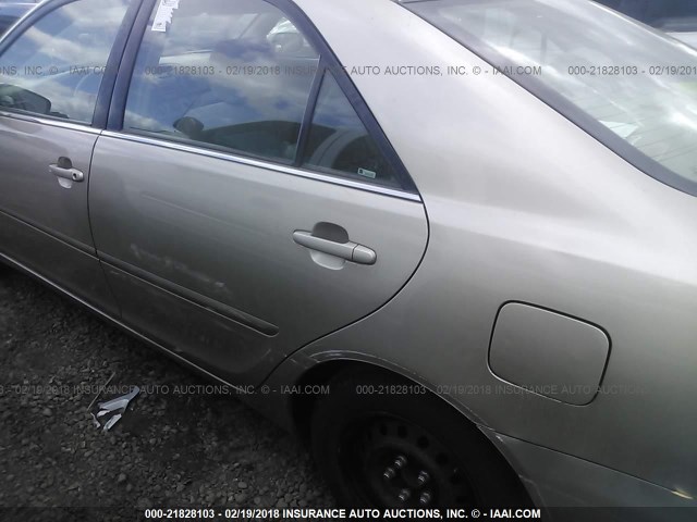 JTDBF32K330104106 - 2003 TOYOTA CAMRY LE/XLE Gold Foto 6