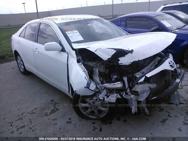 4T1BF3EK7BU590739 - 2011 TOYOTA CAMRY SE/LE/XLE WHITE photo 1