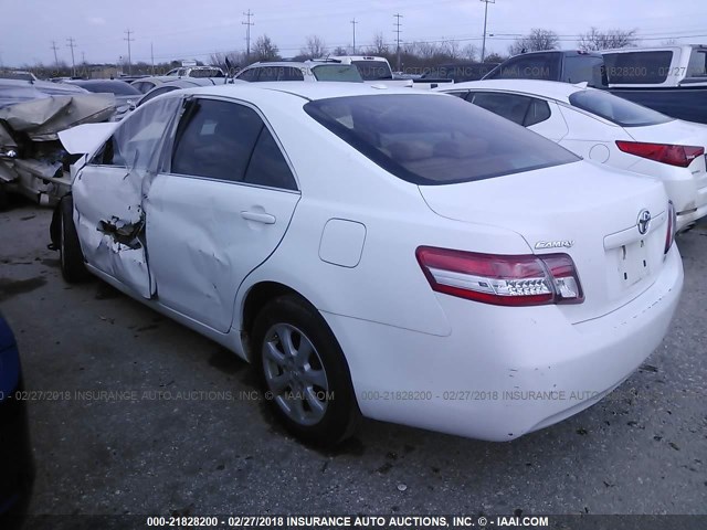 4T1BF3EK7BU590739 - 2011 TOYOTA CAMRY SE/LE/XLE WHITE photo 3