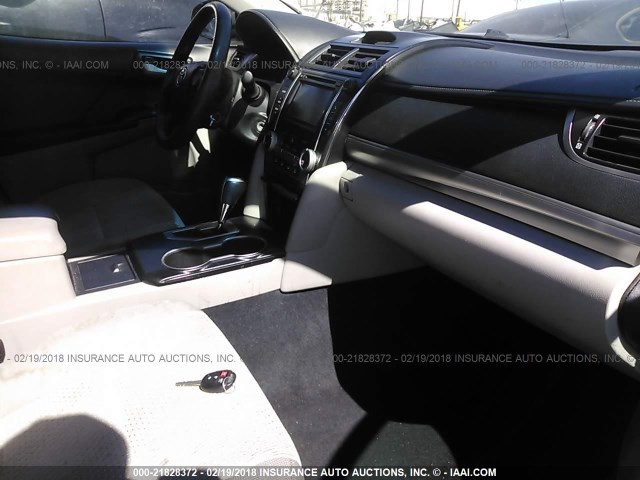 4T1BF1FK9CU041614 - 2012 TOYOTA CAMRY SE/LE/XLE 灰色 照片 5