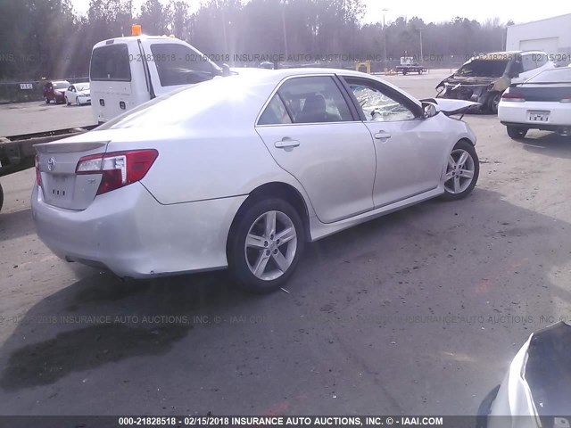 4T1BF1FK9CU038437 - 2012 TOYOTA CAMRY SE/LE/XLE 银色 照片 4