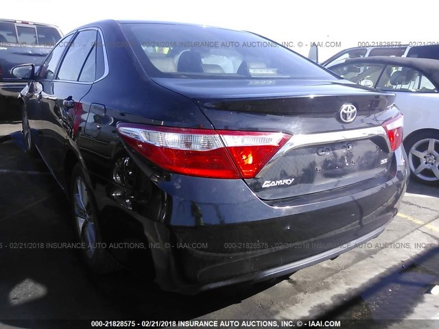 4T1BF1FK8FU901426 - 2015 TOYOTA CAMRY LE/XLE/SE/XSE BLACK photo 3