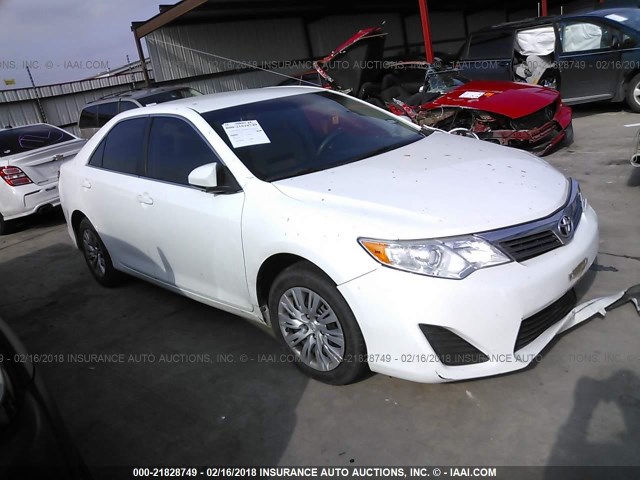 4T4BF1FKXER440265 - 2014 TOYOTA CAMRY L/SE/LE/XLE WHITE photo 1