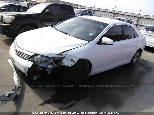 4T4BF1FKXER440265 - 2014 TOYOTA CAMRY L/SE/LE/XLE 白色 照片 2